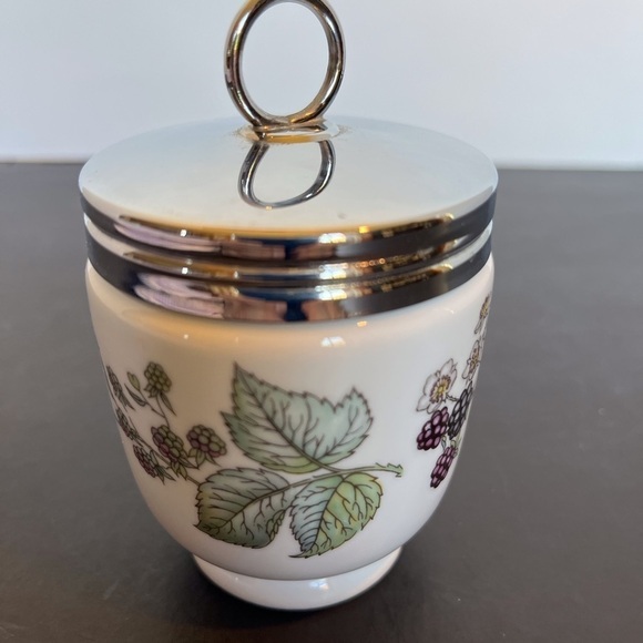 Royal Worcester Large Double Egg Coddler with timeless Blackberry Pattern - Picture 2 of 10